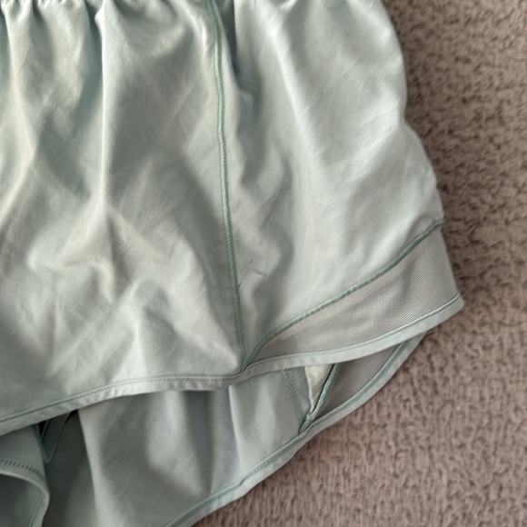 Lululemon Hotty Hot Short II *2.5"
Hazy Jade size 10 - Picture 3 of 6